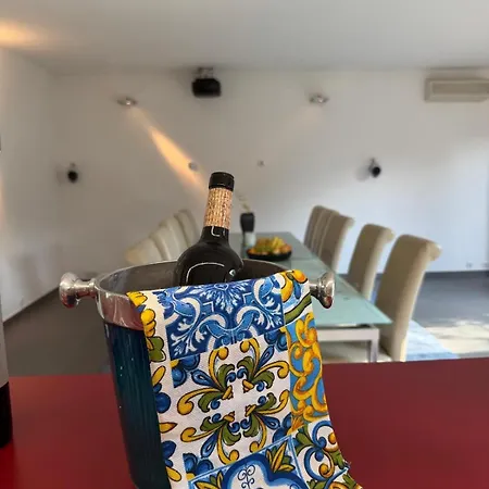 Design-ferienhaus Mit Garten, Kino & 5 Schlafzimmern Dieburg