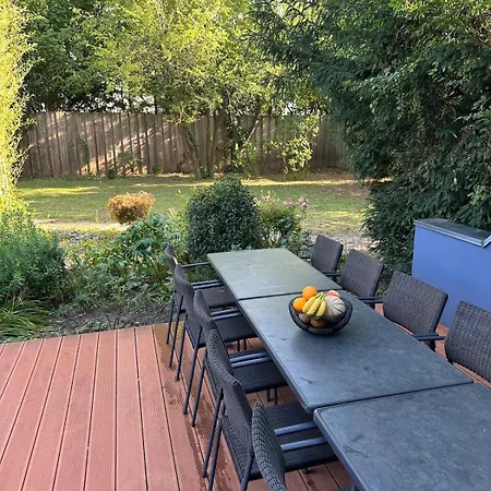 Design-ferienhaus Mit Garten, Kino & 5 Schlafzimmern Villa Dieburg