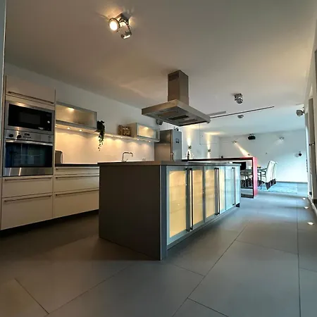 Villa Design-ferienhaus Mit Garten, Kino & 5 Schlafzimmern Dieburg