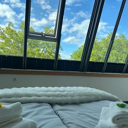 Design-ferienhaus Mit Garten, Kino & 5 Schlafzimmern Villa