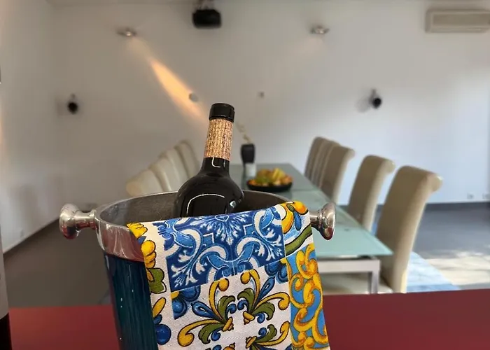 Design-ferienhaus Mit Garten, Kino & 5 Schlafzimmern ديبورغ