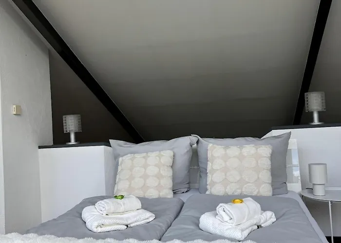 فيلة Design-ferienhaus Mit Garten, Kino & 5 Schlafzimmern *