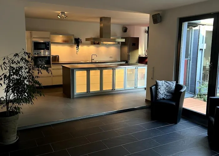 فيلة Design-ferienhaus Mit Garten, Kino & 5 Schlafzimmern