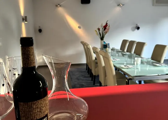 فيلة Design-ferienhaus Mit Garten, Kino & 5 Schlafzimmern *